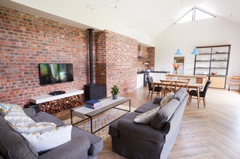 Kent exposed brick wall by experts in WA near 98030