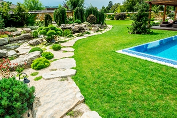 Kent backyard landscaping services in WA near 98030
