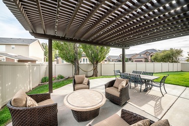 Hobart concrete patios built by professionals in WA near 98025