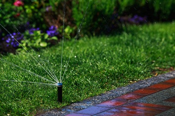 White Center garden irrigation technicians in WA near 98106