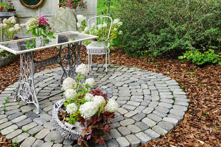 White Center landscape mulch specialists in WA near 98106