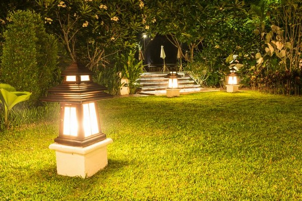 Burien Landscape Lights